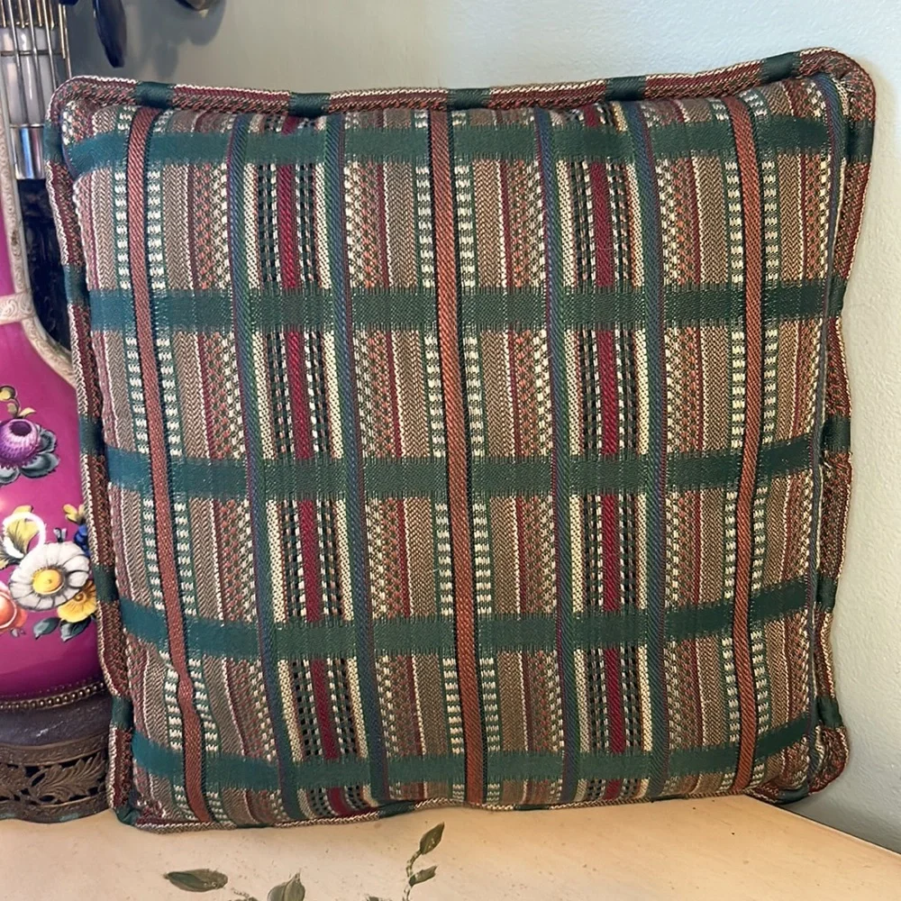 Vintage Handmade Floral Roses Embroidered Needlepoint Accent Throw Pillow